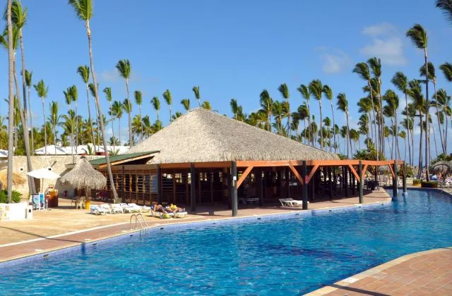 Sirenis Punta Cana Resort piscina